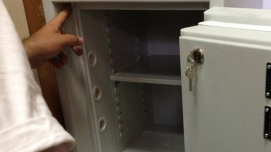 Αιτωλοακαρνανία: Εξιχνίαση κλοπής χρηματοκιβωτίου με χιλιάδες ευρώ και λίρες