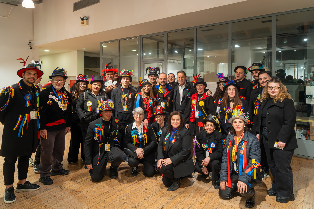 Η έκθεση στολών Πληρωμάτων του φετινού Πατρινού Καρναβαλιού ΦΩΤΟ