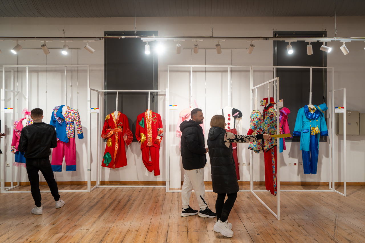 Η έκθεση στολών Πληρωμάτων του φετινού Πατρινού Καρναβαλιού ΦΩΤΟ