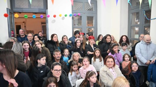 Το Καρναβάλι της Αχαγιάς κορυφώνεται με Στικούδη ΦΩΤΟ