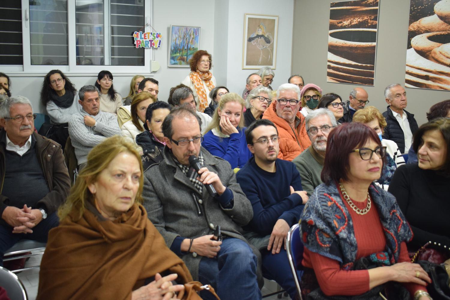 Aφήγηση της ιστορίας του Πατρινού Καρναβαλιού από την ιστορικό Γ. Καΐκα στην Κοινο_Τοπία ΦΩΤΟ