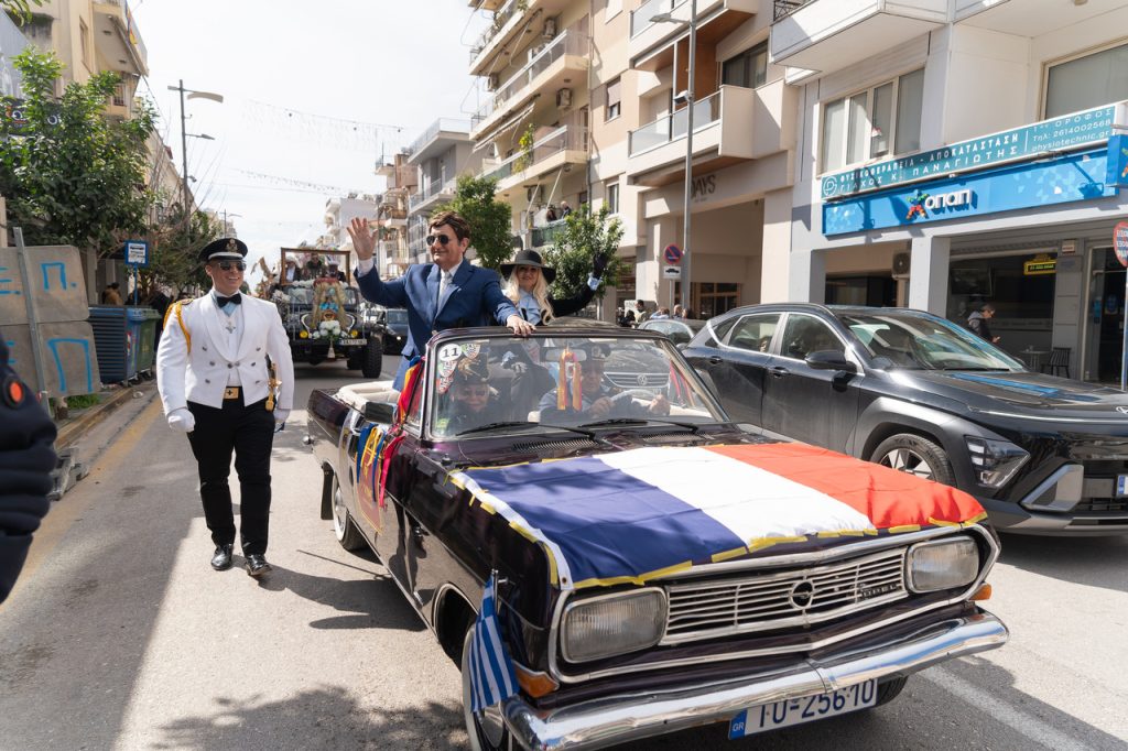 Πάτρα: Σάββατο μεσημέρι το Καρναβάλι έκανε πάταγο! ΦΩΤΟ