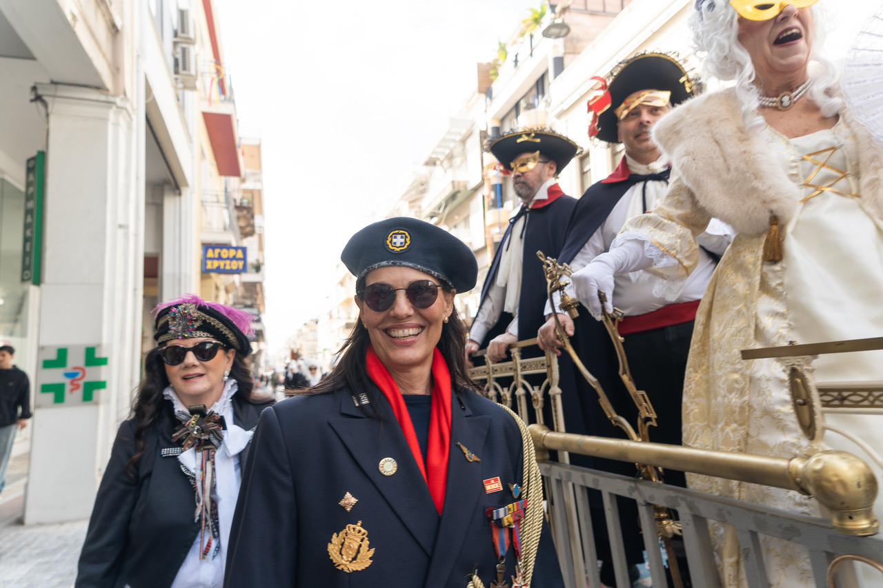 Πάτρα: Σάββατο μεσημέρι το Καρναβάλι έκανε πάταγο! ΦΩΤΟ
