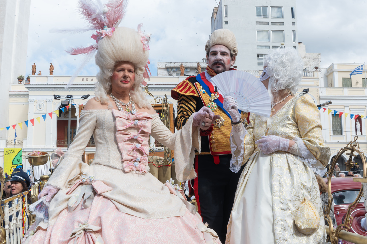 Πάτρα: Σάββατο μεσημέρι το Καρναβάλι έκανε πάταγο! ΦΩΤΟ