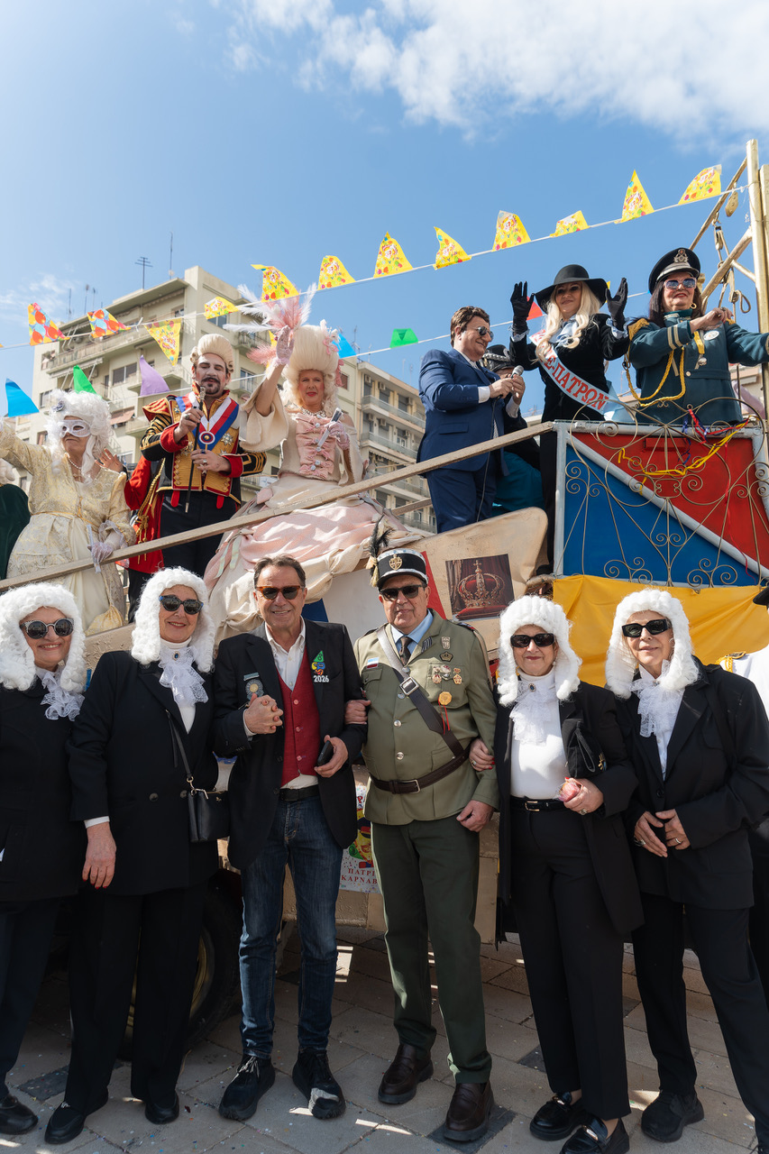 Πάτρα: Σάββατο μεσημέρι το Καρναβάλι έκανε πάταγο! ΦΩΤΟ