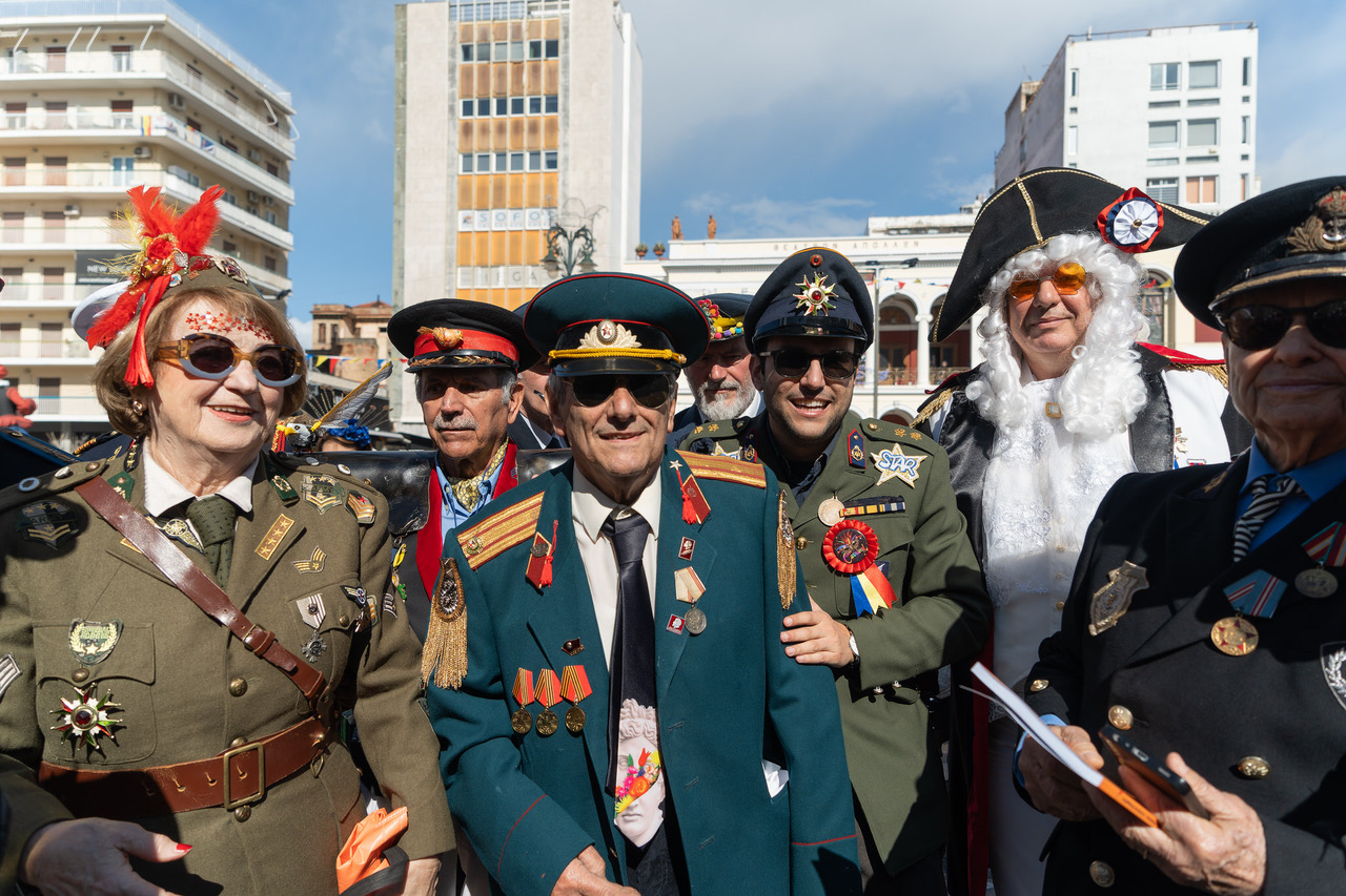 Πάτρα: Σάββατο μεσημέρι το Καρναβάλι έκανε πάταγο! ΦΩΤΟ
