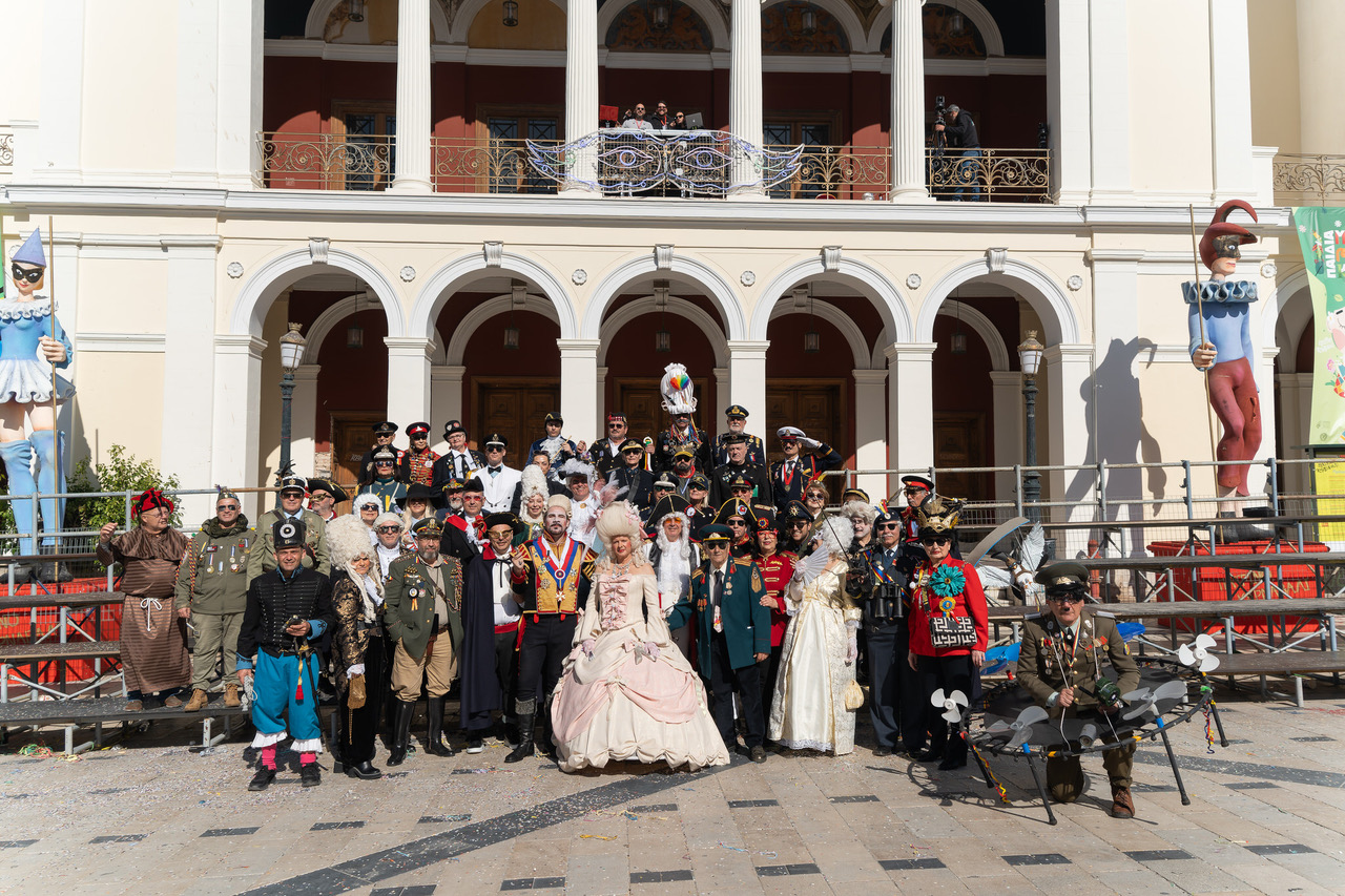 Πάτρα: Σάββατο μεσημέρι το Καρναβάλι έκανε πάταγο! ΦΩΤΟ