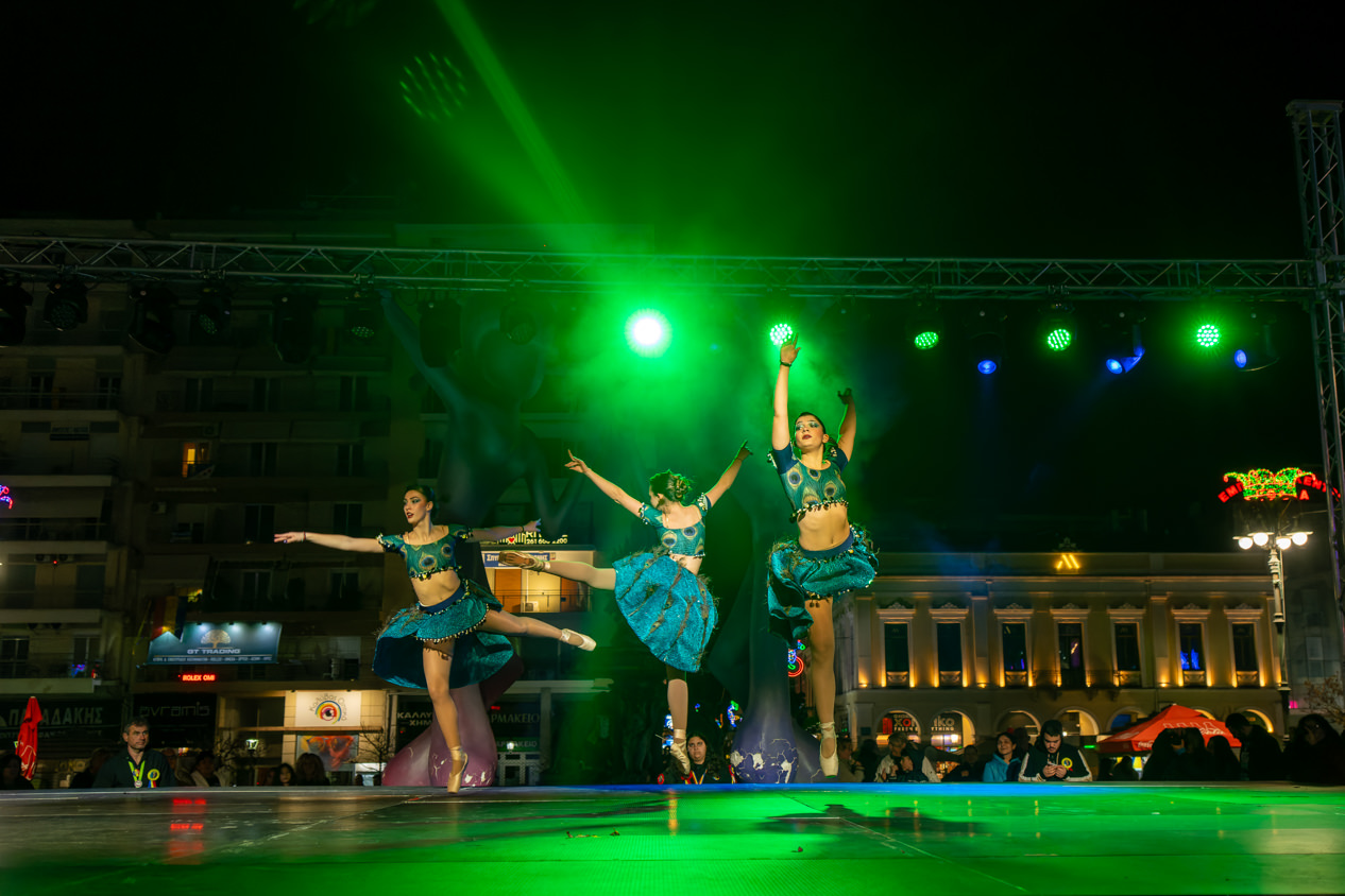 Πάτρα: Yπερθέαμα από τις Σχολές Χορού στην Καρναβαλική πλατεία Γεωργίου ΦΩΤΟ