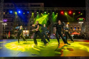 Πάτρα: Yπερθέαμα από τις Σχολές Χορού στην Καρναβαλική πλατεία Γεωργίου ΦΩΤΟ