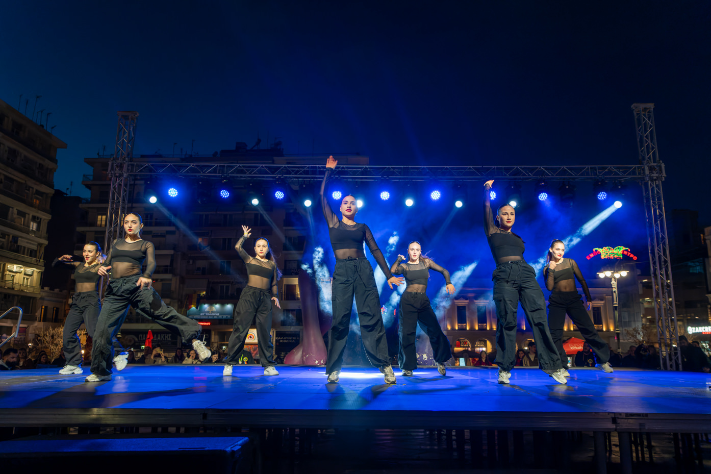 Πάτρα: Yπερθέαμα από τις Σχολές Χορού στην Καρναβαλική πλατεία Γεωργίου ΦΩΤΟ