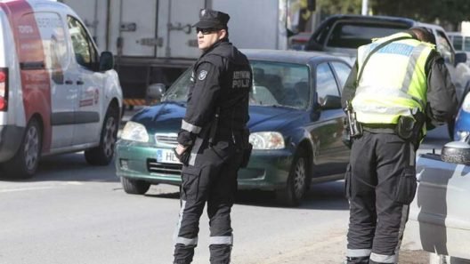 Μεσολόγγι: Με δύο ατίθασους οδηγούς τα' βαλαν αστυνομικοί