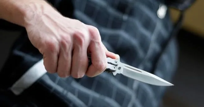 Κυλλήνη: Εντοπίστηκε, από αστυνομικούς, με σουγιάδες