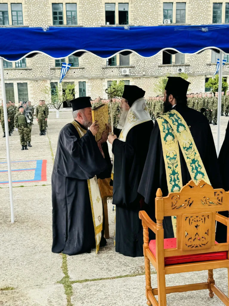 Oρκωμοσία των νεοσυλλέκτων Οπλιτών στο ΚΕΤΧ από τον Μητροπολίτη Χρυσόστομο ΦΩΤΟ