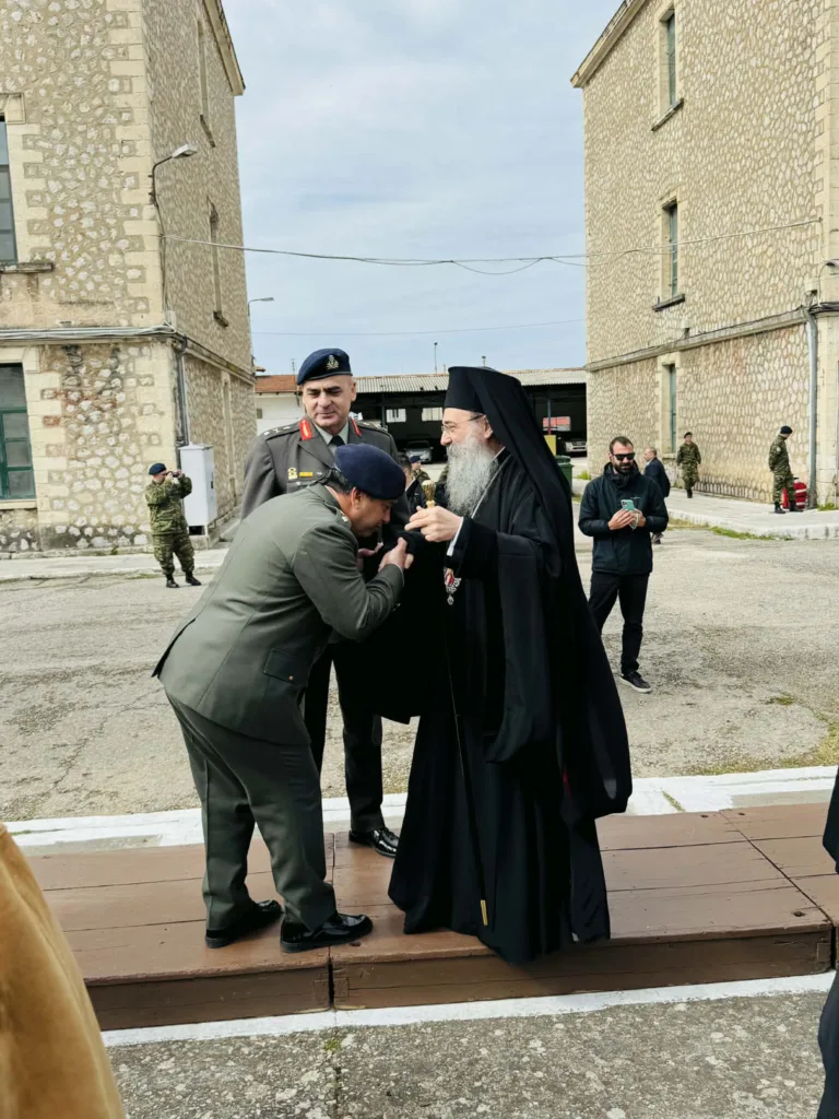 Oρκωμοσία των νεοσυλλέκτων Οπλιτών στο ΚΕΤΧ από τον Μητροπολίτη Χρυσόστομο ΦΩΤΟ