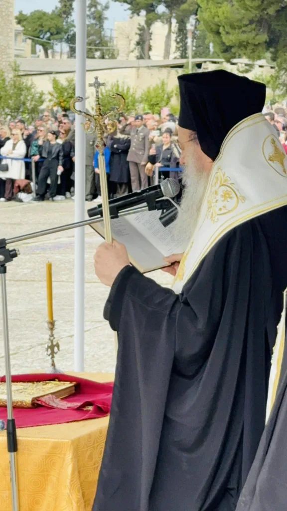 Oρκωμοσία των νεοσυλλέκτων Οπλιτών στο ΚΕΤΧ από τον Μητροπολίτη Χρυσόστομο ΦΩΤΟ