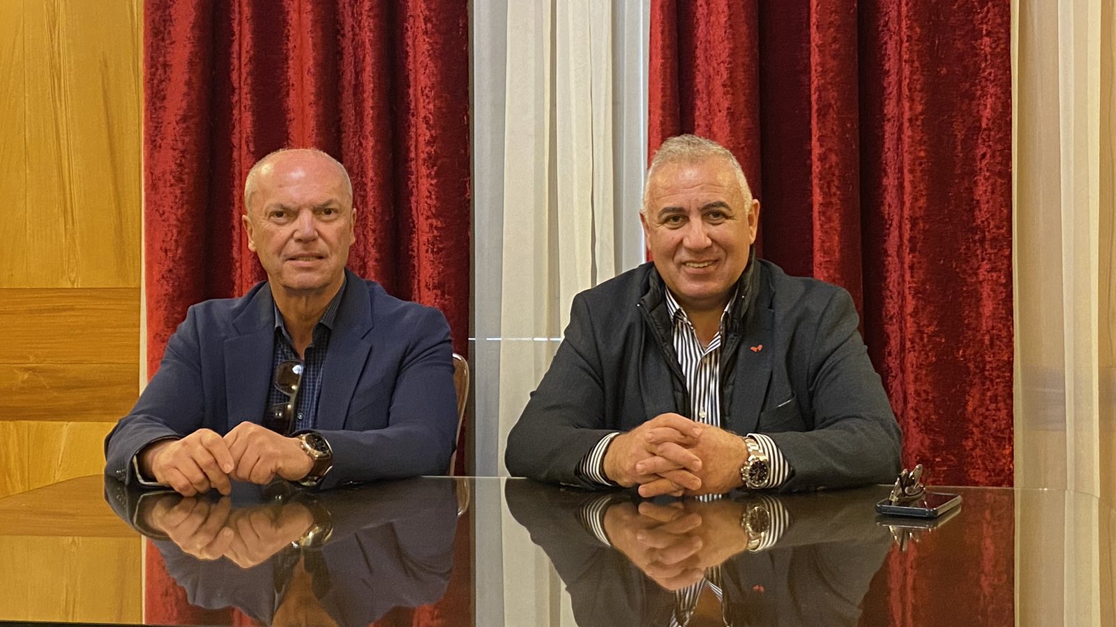 Αιγιάλεια: Ο δήμαρχος «δικαιολόγησε» τα αυξημένα Δημοτικά Τέλη – Συνέντευξη Τύπου