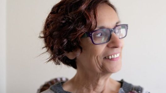 Παρουσίαση του νέου βιβλίου της Πέννυς Οικονομάκη «Το Τρίξιμο της Πολυθρόνας»