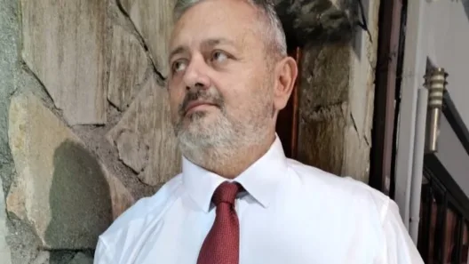 «Το παιχνίδι με καθρέφτες»