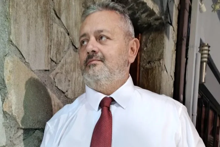 «Το παιχνίδι με καθρέφτες»