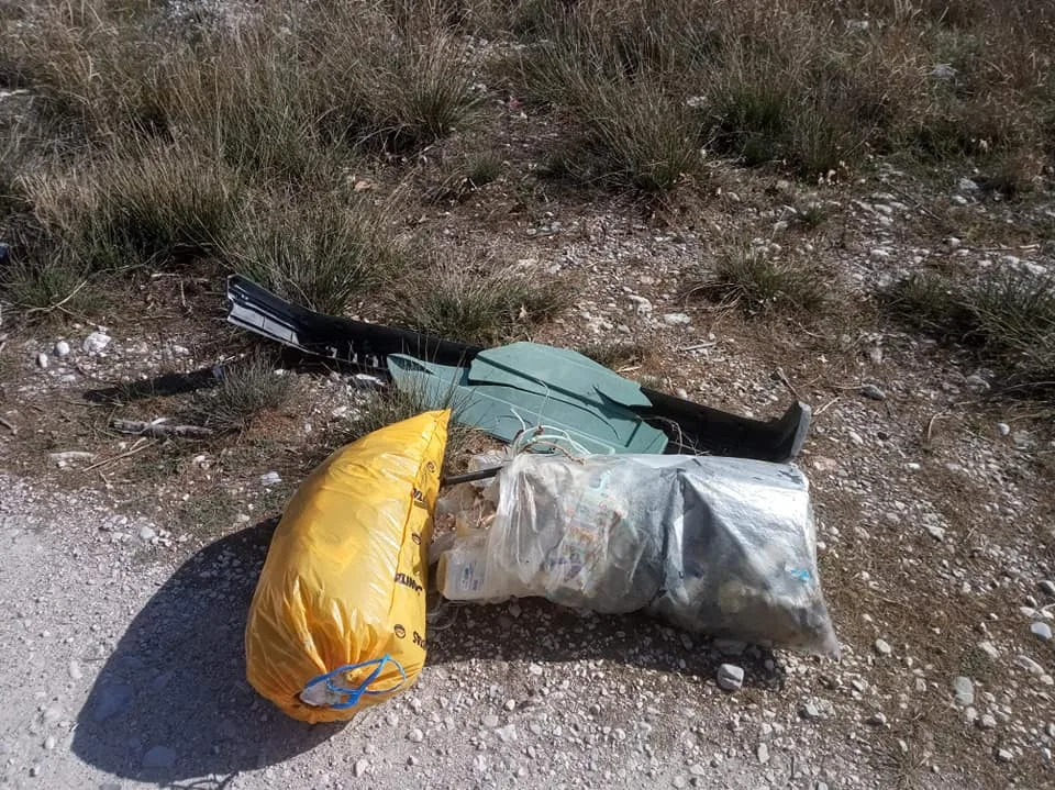 Αχαΐα: Εθελοντές πήγαν να καθαρίσουν παραλία και ο κάδος ήταν...1 χλμ μακρυά ΦΩΤΟ 30 Αχαΐα: Εθελοντές πήγαν να καθαρίσουν παραλία και ο κάδος ήταν...1 χλμ μακρυά ΦΩΤΟ
