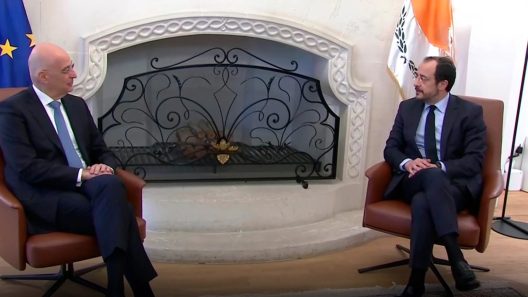 Δένδιας από Λευκωσία: «Η Ελλάδα θα βοηθήσει την Κύπρο με όποιον τρόπο μπορεί»