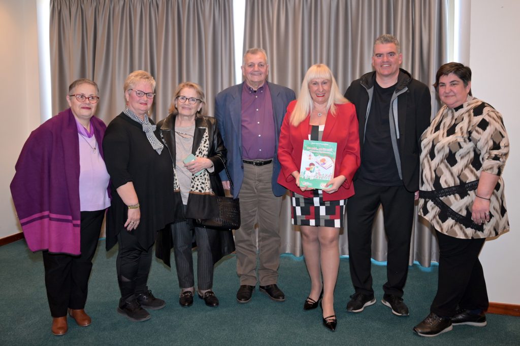 Το βιβλίο των Μικρών Αχαιών Παραμυθάδων «Μια φορά... και ένα παιδί», στην Πάτρα ΦΩΤΟ