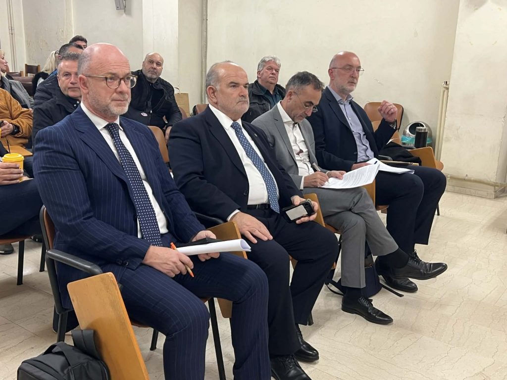 Πάτρα: Τα συμπεράσματα διευρυμένης σύσκεψης στην ΟΕΒΕΣΝΑ για τις Μικρομεσαίες Επιχειρήσεις ΦΩΤΟ