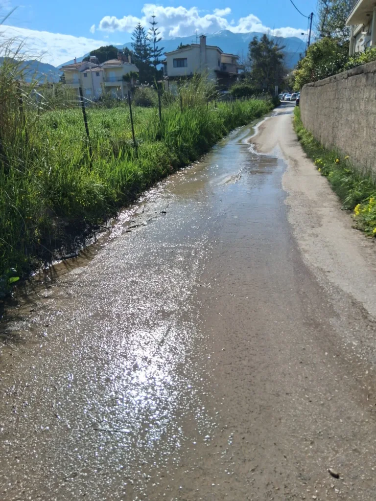 Αγιος Βασίλειος Πατρών: Αδιάβατος δρόμος, πραγματική «τσουλήθρα» ΦΩΤΟ 31 Αγιος Βασίλειος Πατρών: Αδιάβατος δρόμος, πραγματική «τσουλήθρα» ΦΩΤΟ