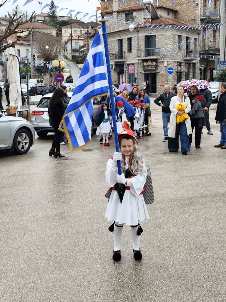Χρόνια πολλά σε όλους τους Έλληνες, από τα ορεινά Καλαβρυτοχώρια ΦΩΤΟ 33 Χρόνια πολλά σε όλους τους Έλληνες, από τα ορεινά Καλαβρυτοχώρια ΦΩΤΟ