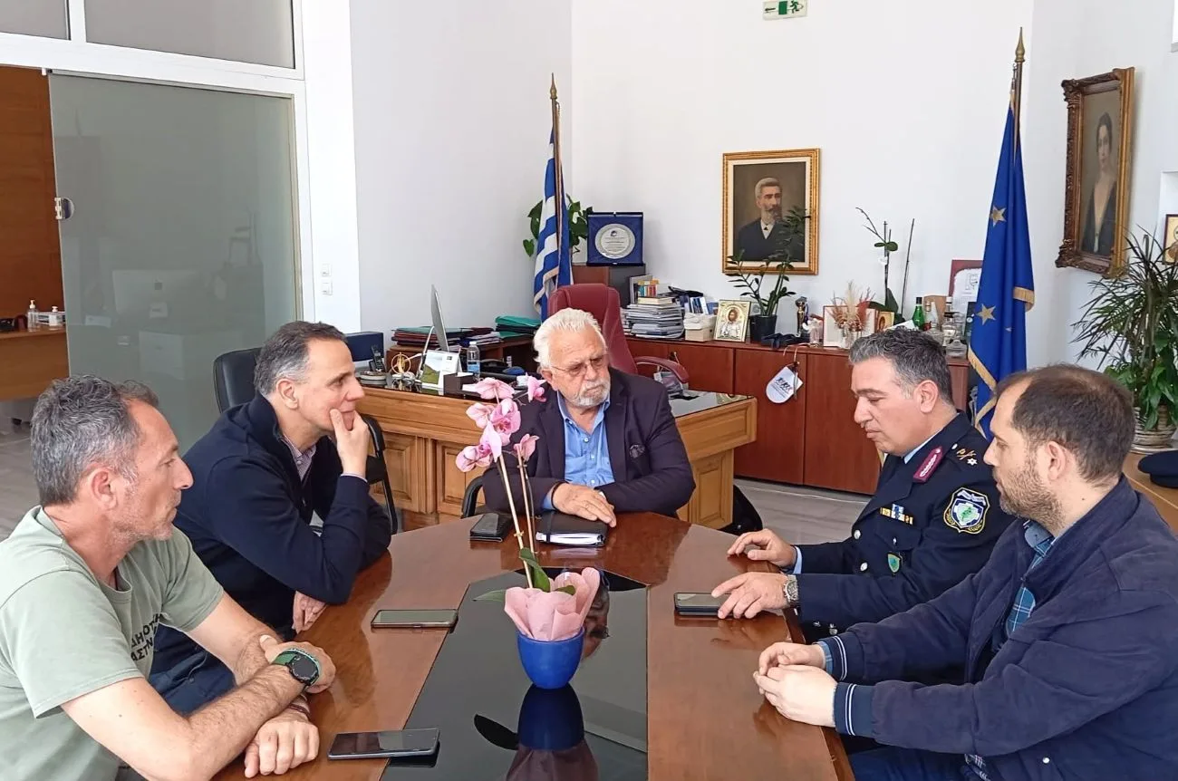 Αμαλιάδα: Συνάντηση του Δημάρχου Ήλιδας με τον νέο Αστυνομικό Διευθυντή Ηλείας ΦΩΤΟ 29 Αμαλιάδα: Συνάντηση του Δημάρχου Ήλιδας με τον νέο Αστυνομικό Διευθυντή Ηλείας ΦΩΤΟ
