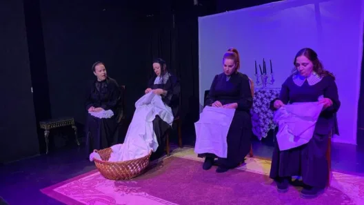 Η θεατρική παράσταση «Το σπίτι της Μπαρνάντα Άλπμα» από τον ΟΤΕ Πάτρας ΦΩΤΟ