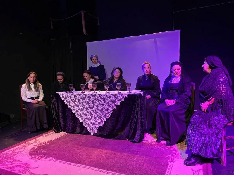 Η θεατρική παράσταση «Το σπίτι της Μπαρνάντα Άλπμα» από τον ΟΤΕ Πάτρας ΦΩΤΟ