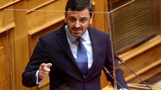 «Κάποιες στιγμές δεν χρειάζονται πολλά λόγια, χρειάζεται παρουσία»