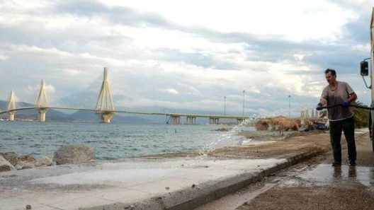 Ρίο: Μπάχαλο στην παραλιακή με τις οπτικές ίνες ΦΩΤΟ