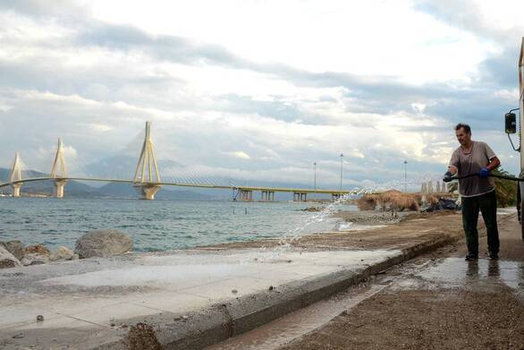 Ρίο: Μπάχαλο στην παραλιακή με τις οπτικές ίνες ΦΩΤΟ