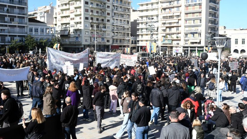 Πάτρα: Συλαλλλητήριο κατά Αμερικής και Ισραήλ - «Κάτω τα χέρια από το Ιράν»