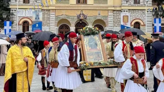 Τα Καλάβρυτα τίμησαν τον Πολιούχο τους Αγιο Αλέξιο ΦΩΤΟ