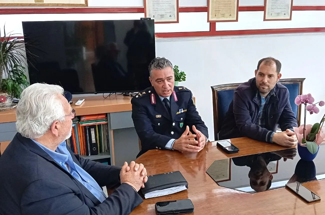 Αμαλιάδα: Συνάντηση του Δημάρχου Ήλιδας με τον νέο Αστυνομικό Διευθυντή Ηλείας ΦΩΤΟ 31 Αμαλιάδα: Συνάντηση του Δημάρχου Ήλιδας με τον νέο Αστυνομικό Διευθυντή Ηλείας ΦΩΤΟ