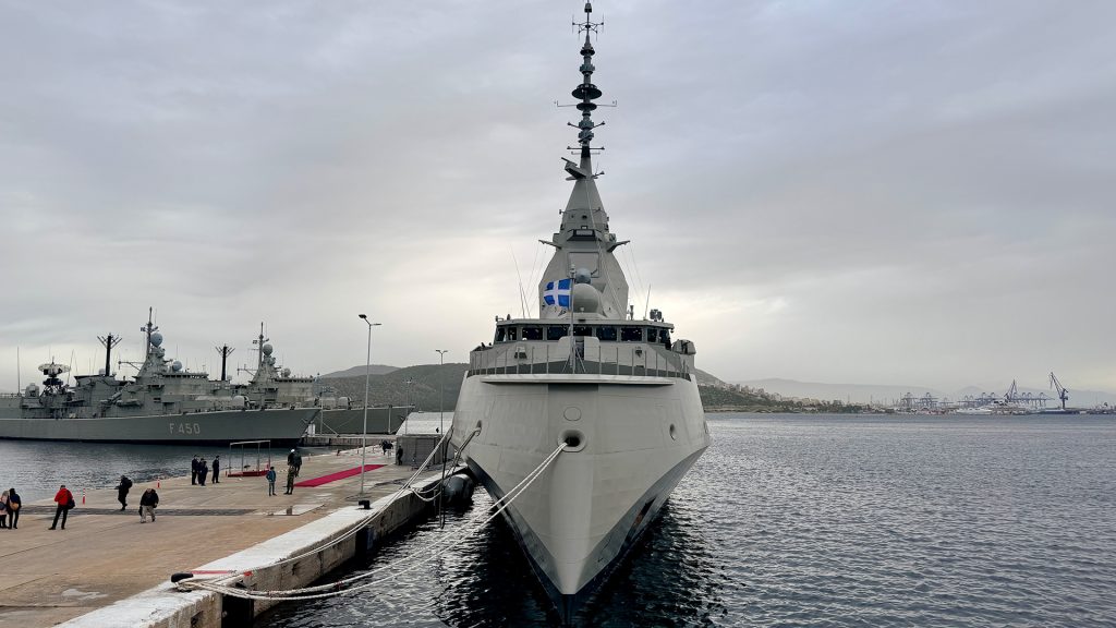 Mέση Ανατολή: Στην Κύπρο οι Ελληνικές φρεγάτες - Επίθεση του Ιράν με 11χρονη νεκρή στο Κουβέιτ - Πλήγμα στο Προξενείο των ΗΠΑ στο Ντουμπάι και Βάση στο Κατάρ - Νεκροί, από το Ισραήλ, στον Λίβανο - Οι τελευταίες εξελίξεις