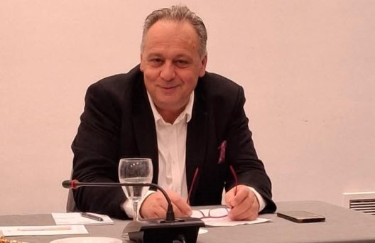 Πάτρα: Νέα επίθεση της αντιπολίτευσης στον πρόεδρο των Εμπόρων Μ. Κατσιγιάννη - «Ανεπαρκής και για το Καρναβάλι...» 63 Πάτρα: Νέα επίθεση της αντιπολίτευσης στον πρόεδρο των Εμπόρων Μ. Κατσιγιάννη - «Ανεπαρκής και για το Καρναβάλι...»