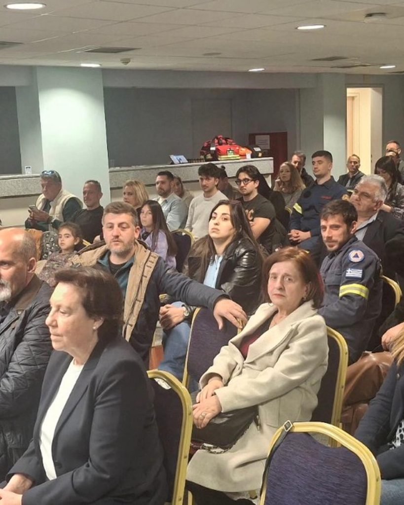 Τιμητική διάκριση Μπονάνου από τους Εθελοντές Πυροσβέστες της Αχαΐαςς ΦΩΤΟ