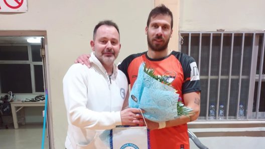 Ο Αστέρας Τέμενης τίμησε τον Ανδρέα Βουρνά ΦΩΤΟ