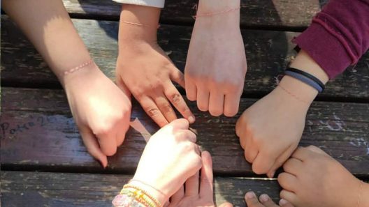 Τα παιδιά, με γέλια, χρώματα και αγκαλιές μαζί με Εθελόντριες ΦΩΤΟ