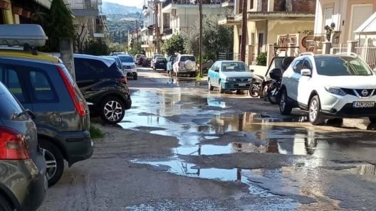 Δεμένικα: Εσπασαν οι σωλήνες σε «σάπιο» Δίκτυο Υδρευσης, ανάστατοι οι κάτοικοι ΦΩΤΟ
