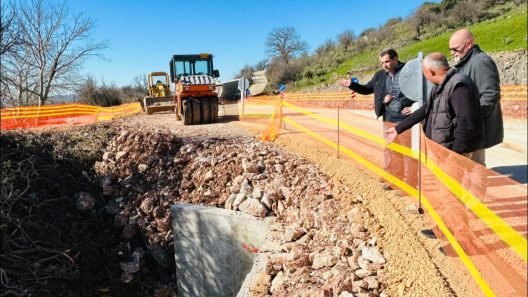 Πατρών-Τριπόλεως: Ακόμα φτιάχνουν την Παράκαμψη του κατολισθήσιμου δρόμου ΦΩΤΟ