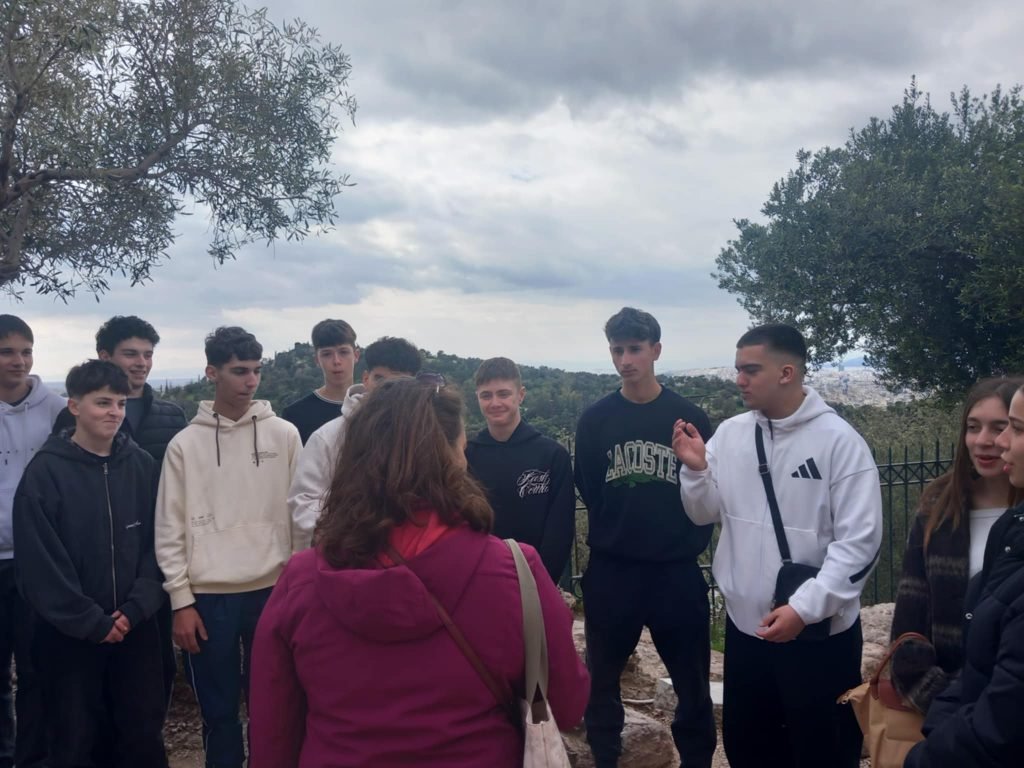 Εκπαιδευτική επίσκεψη του Αρσακείου Λυκείου Πάτρας στην Ακρόπολη και το Μουσείο της ΦΩΤΟ