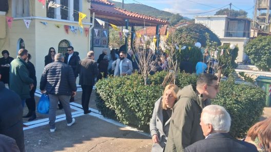 Μοίρασε γλυκά για τον εορτασμό των Αγίων Θεοδώρων ο Σύλλογος Ελαιοχωρίου ΦΩΤΟ