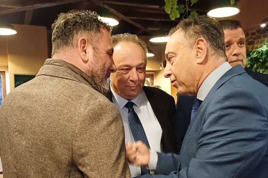 Κάτω Αχαΐα: Ο Υφυπουργός Αγροτικής Ανάπτυξης Χρ. Κέλλας με αγρότες και ΝΔ - «Η ύπαιθρος έχει μέλλον» ΒΙΝΤΕΟ - ΦΩΤΟ