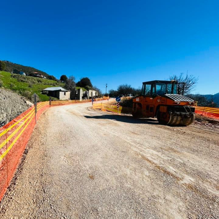 Πατρών-Τριπόλεως: Ακόμα φτιάχνουν την Παράκαμψη του κατολισθήσιμου δρόμου ΦΩΤΟ