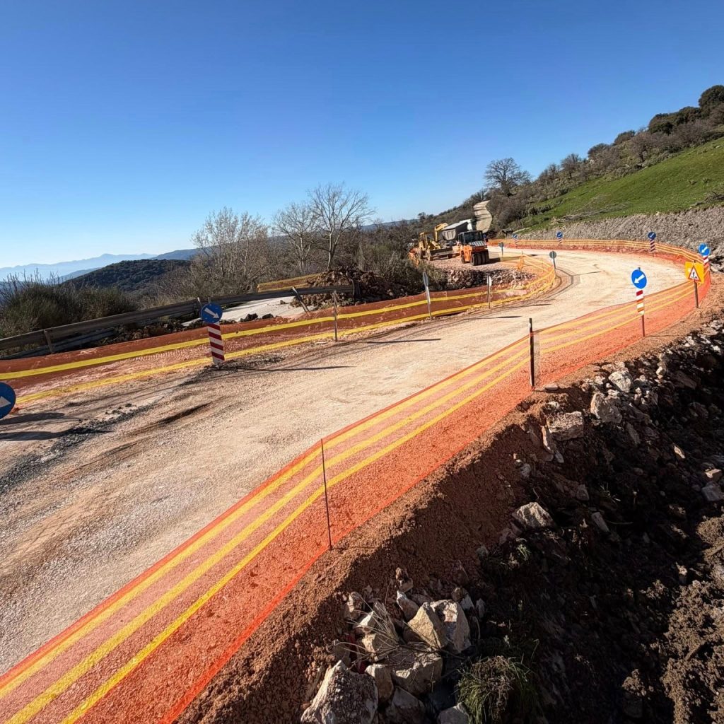 Πατρών-Τριπόλεως: Ακόμα φτιάχνουν την Παράκαμψη του κατολισθήσιμου δρόμου ΦΩΤΟ
